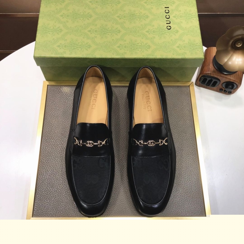 G*u*i leather shoes